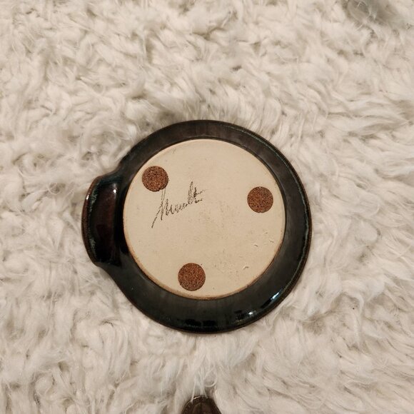 Handcrafted Studio Pottery Salt Dip Dish With Spout Signed - Picture 5 of 6